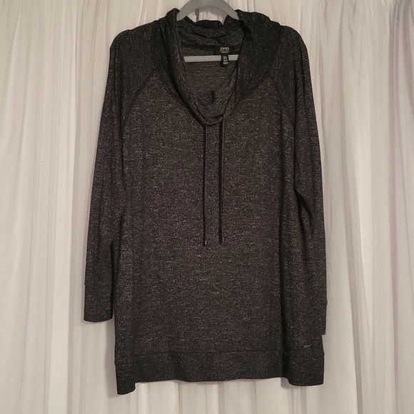 Top - Picture 1 of 4